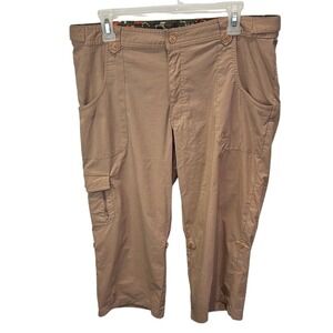 Magellan‎ Sportswear Capri Pants Khaki Button Accent Outdoor Size 12